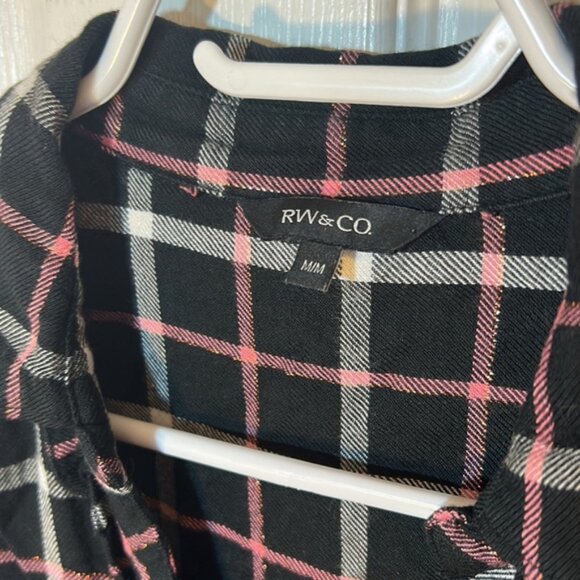 Size medium RW&Co pink, and black plaid button up shirt - Picture 3 of 6